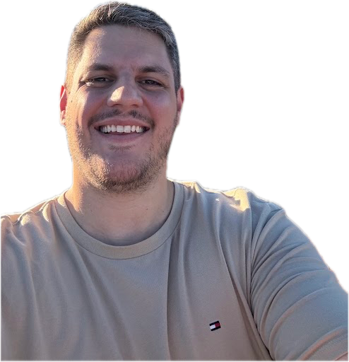 Geraldo Lucas Poli smiling, wearing a blue T-shirt